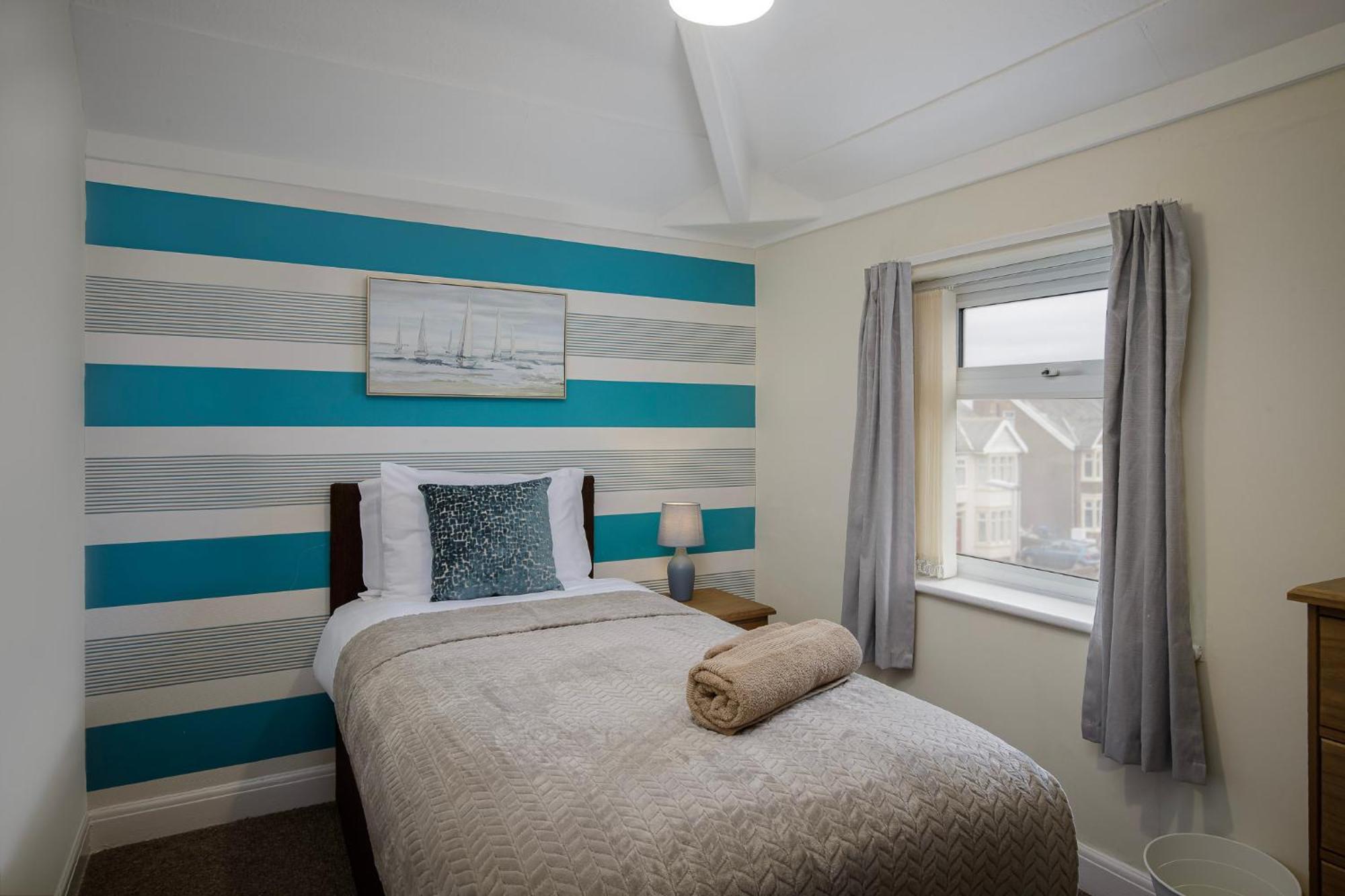 Arnside - Spacious 10-Bedroom Seaside Cottage Blackpool Exterior photo