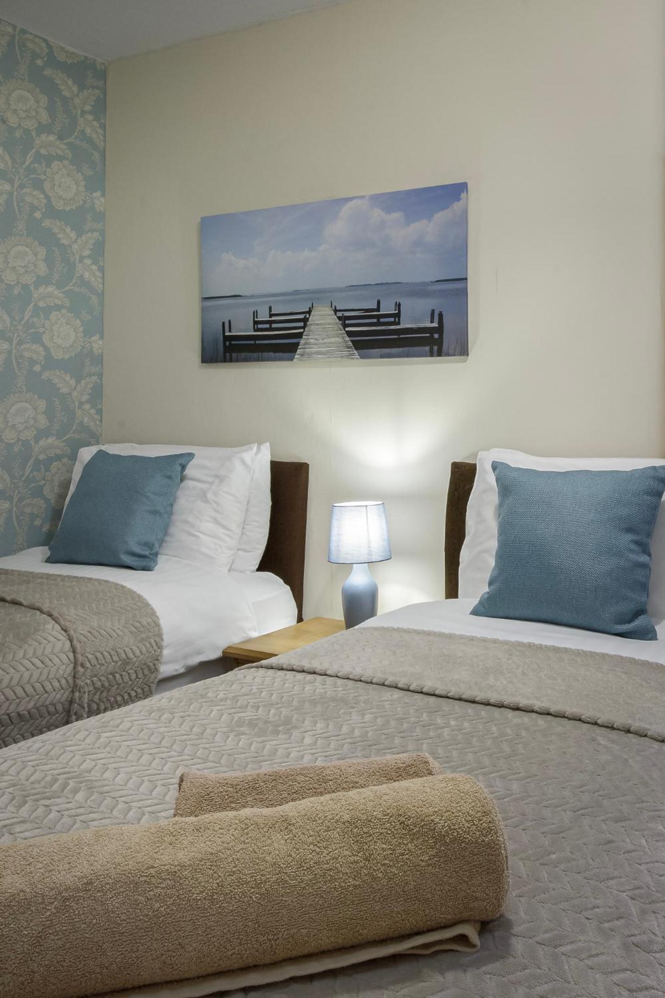 Arnside - Spacious 10-Bedroom Seaside Cottage Blackpool Exterior photo