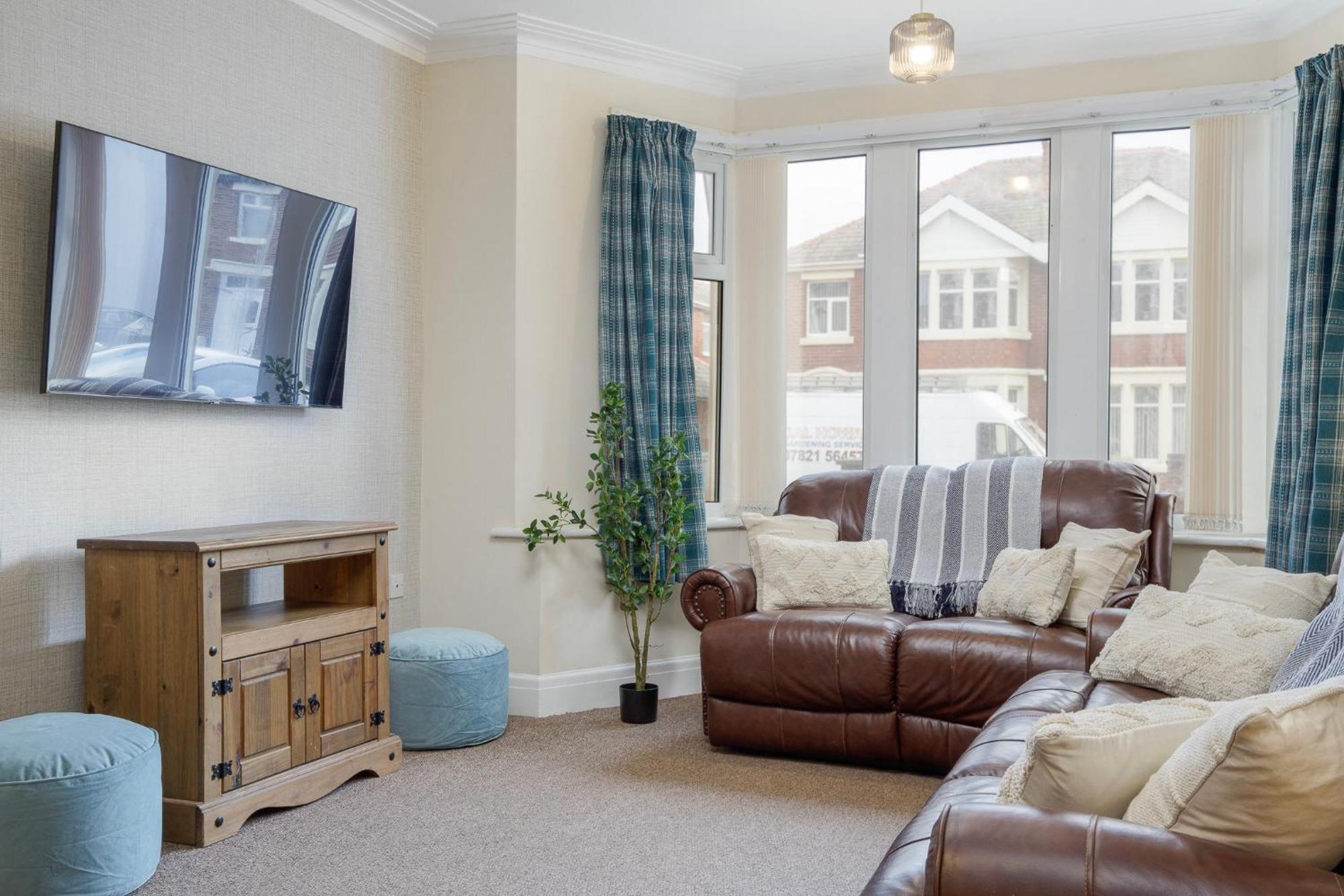 Arnside - Spacious 10-Bedroom Seaside Cottage Blackpool Exterior photo