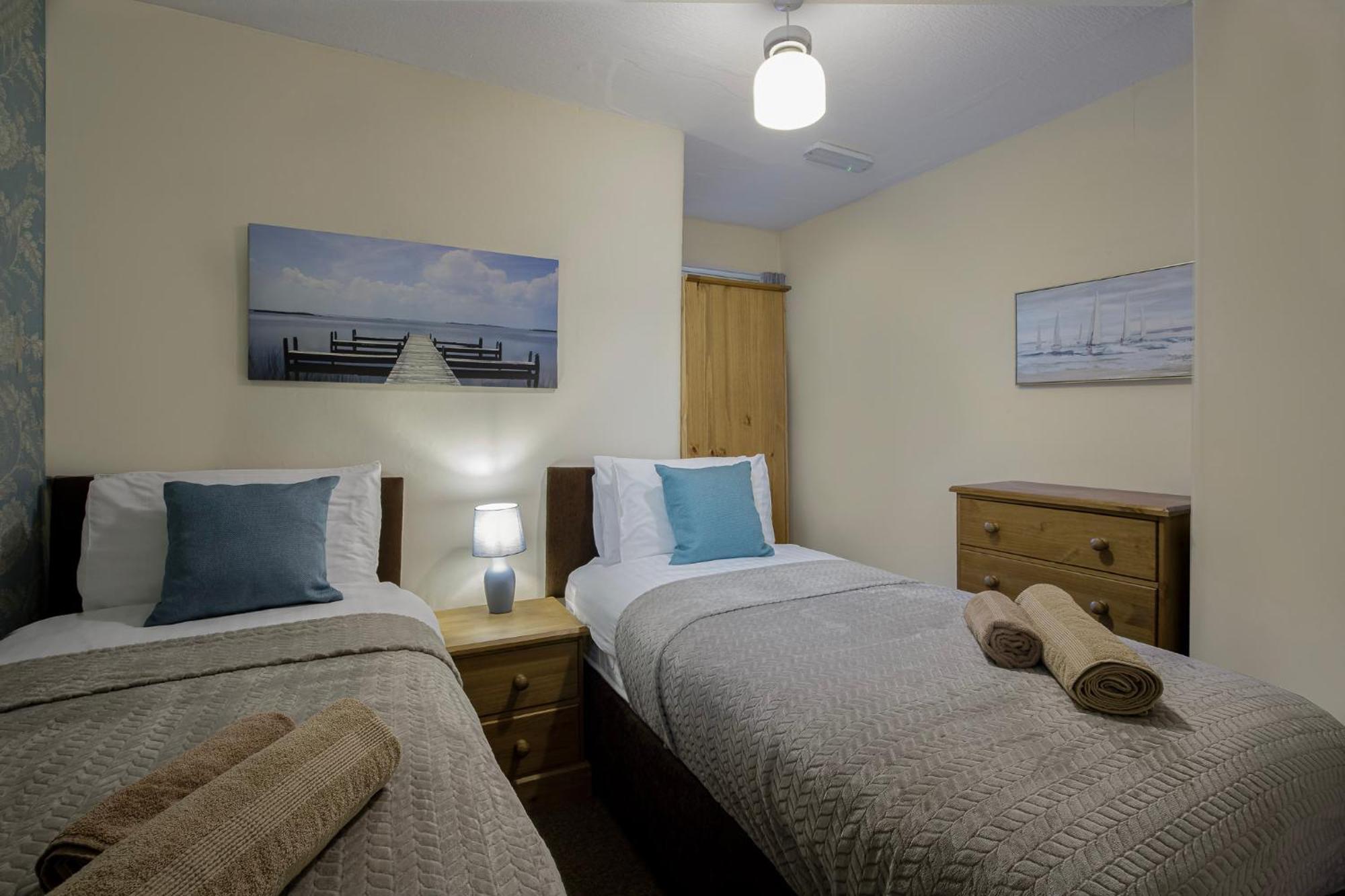 Arnside - Spacious 10-Bedroom Seaside Cottage Blackpool Exterior photo