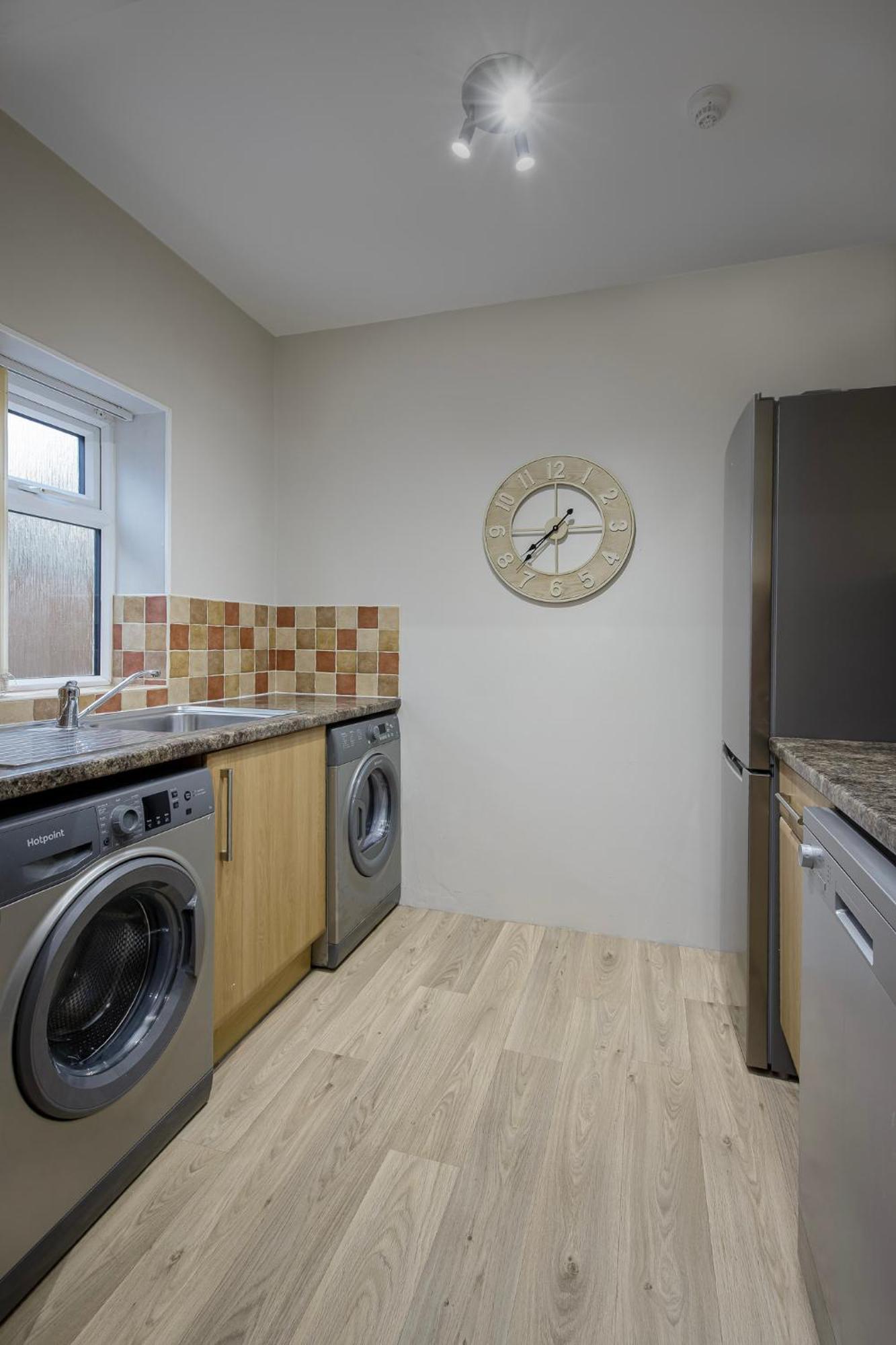 Arnside - Spacious 10-Bedroom Seaside Cottage Blackpool Exterior photo